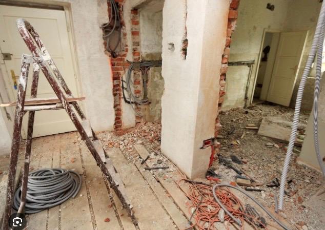 Yıkım ve tadilat çalışmaları